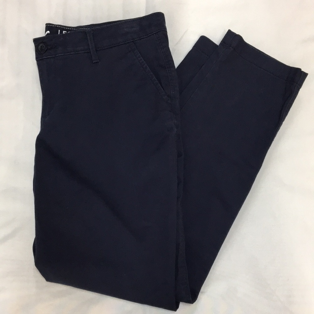 Eddie Bauer Women’s Navy Boyfriend Slim Leg Jeans Size 2 Petite Like-NEW